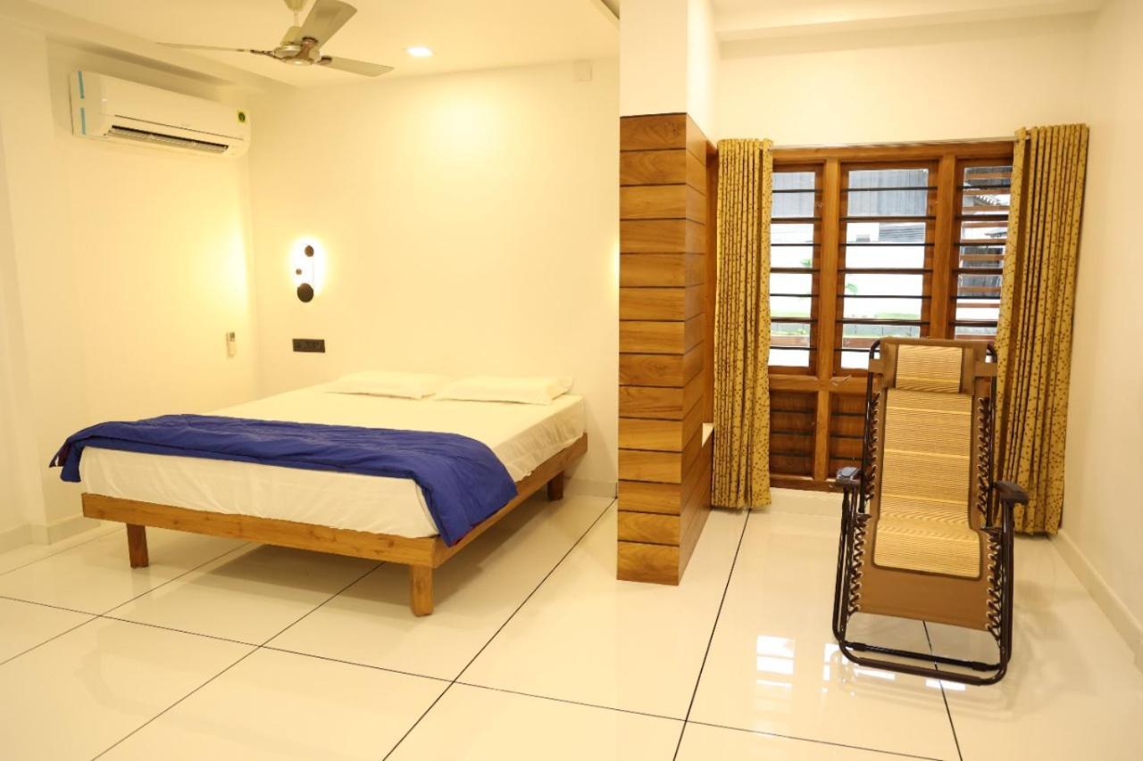 Quilon Lake Inn Coulão Exterior foto